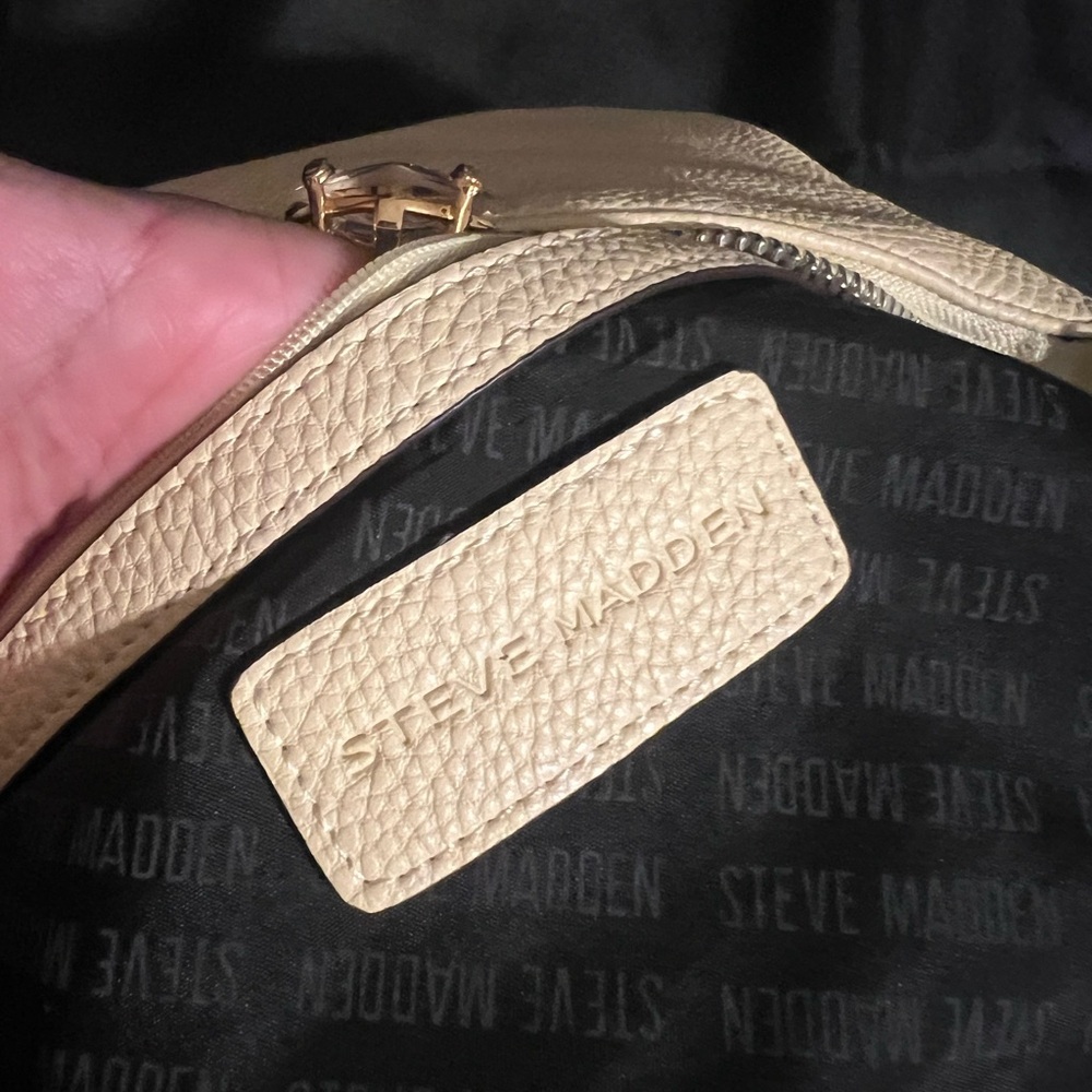 Steve Madden Beige Crossbody in Pastel Yellow with Silver Accents - Picture 5 of 15